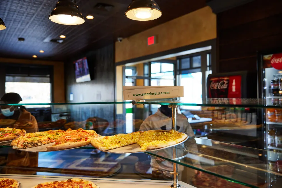 Antonio's Pizza Worcester bar